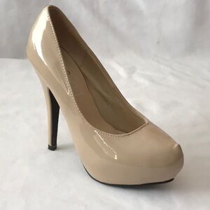 SOS Beige/patent shoes Sz 7